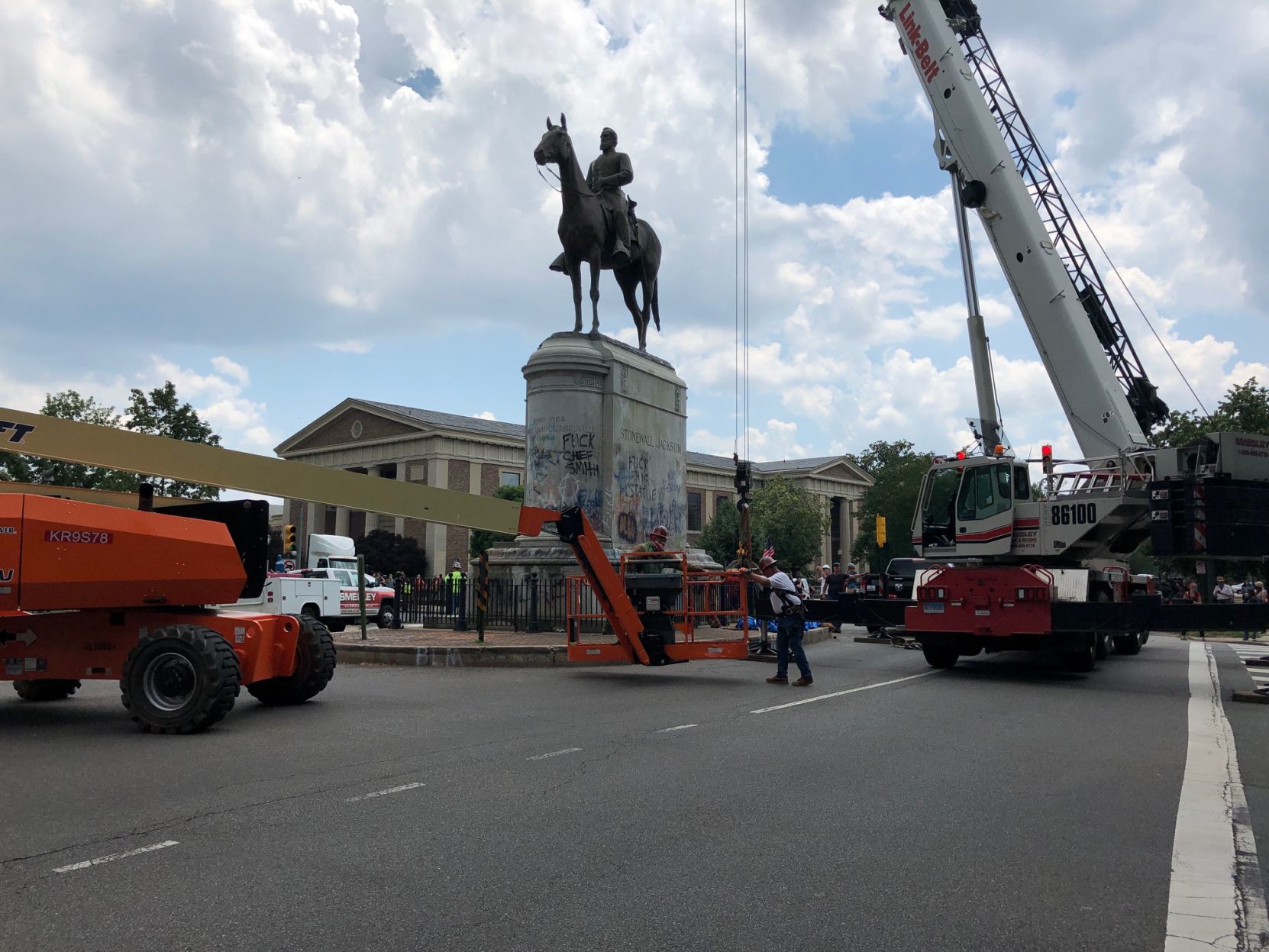 Crews on scene preparing for removal of Jackson statue on Monument Avenue